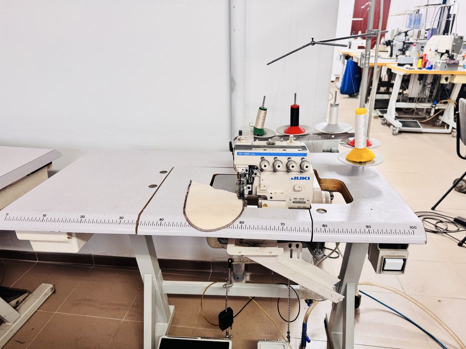 Masina de surfilat 5 fire  JUKI 3600 la 230 V