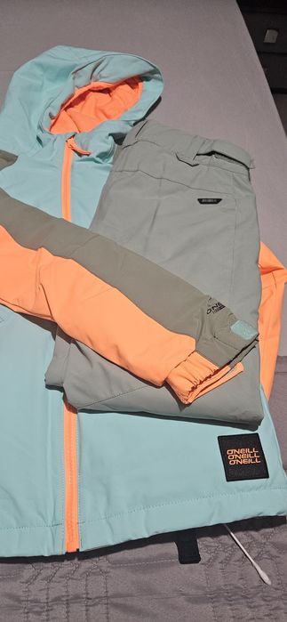 Costum de schi O'Neill pt.fete 12/13 ani (152 cm)