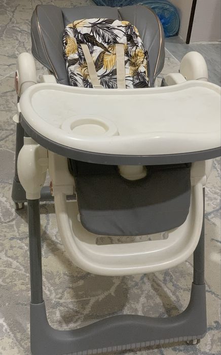 Bolalar ovqatlanadigan stulchik