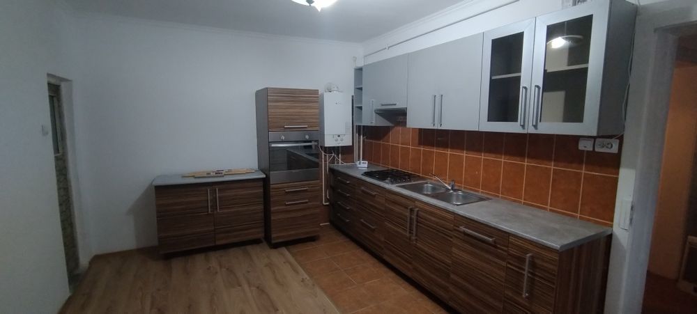 Inchiriez casa 4 camere