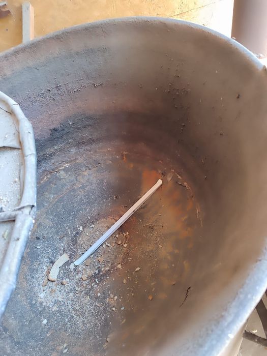 Продам казан с печкой для хозяйство.