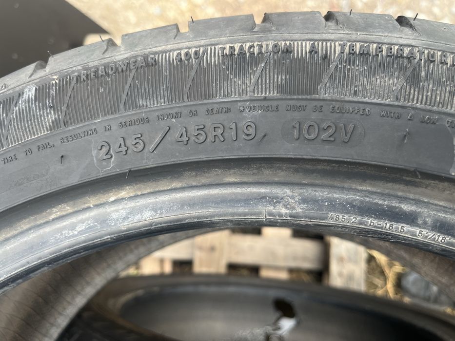 2бр 245/45/19 на 7мм Гудиер