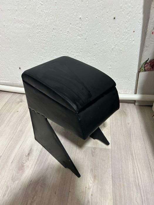 Бар подлокотник Ауди 100 А6 с4