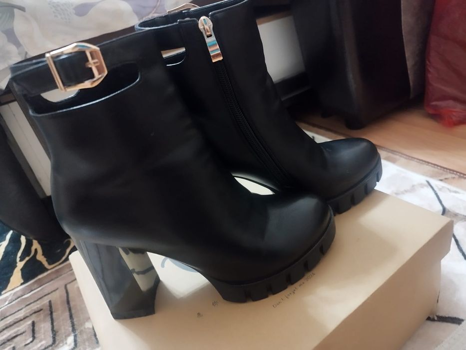 Сапожки осенние.