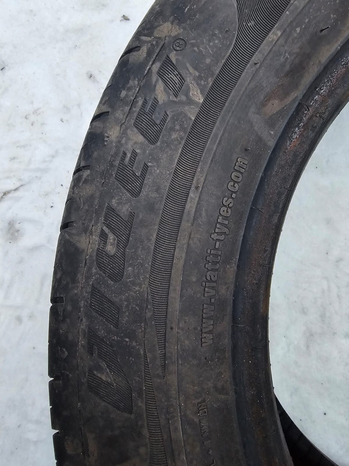 Продам летнию резину Viatti 185/65 R15