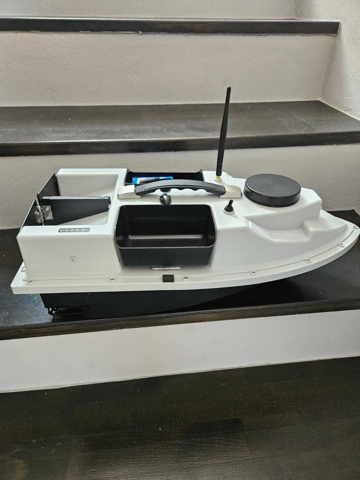 Barca de nadit cu GPS