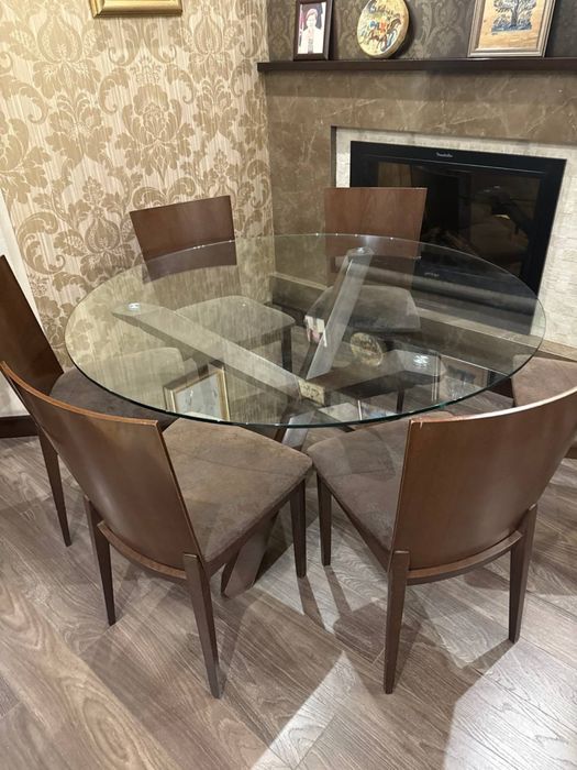 Стол со стульями