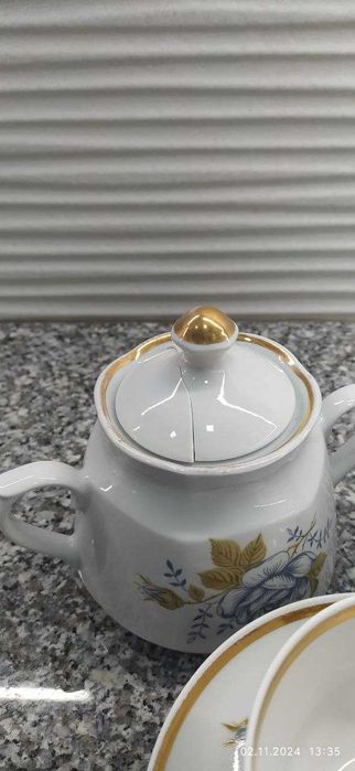 Продам чайный сервиз. Советский. Б/у, в хорошем состоянии