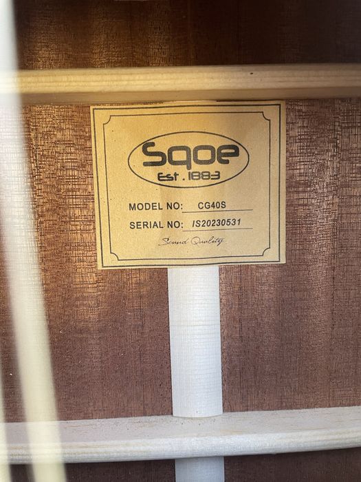 Ispanski gitara sotiladi