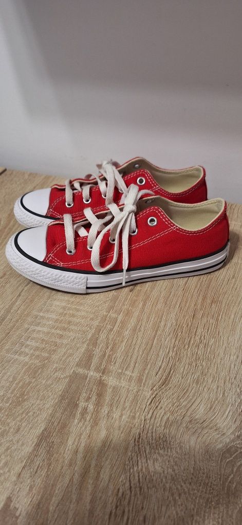 Converse marimea 33