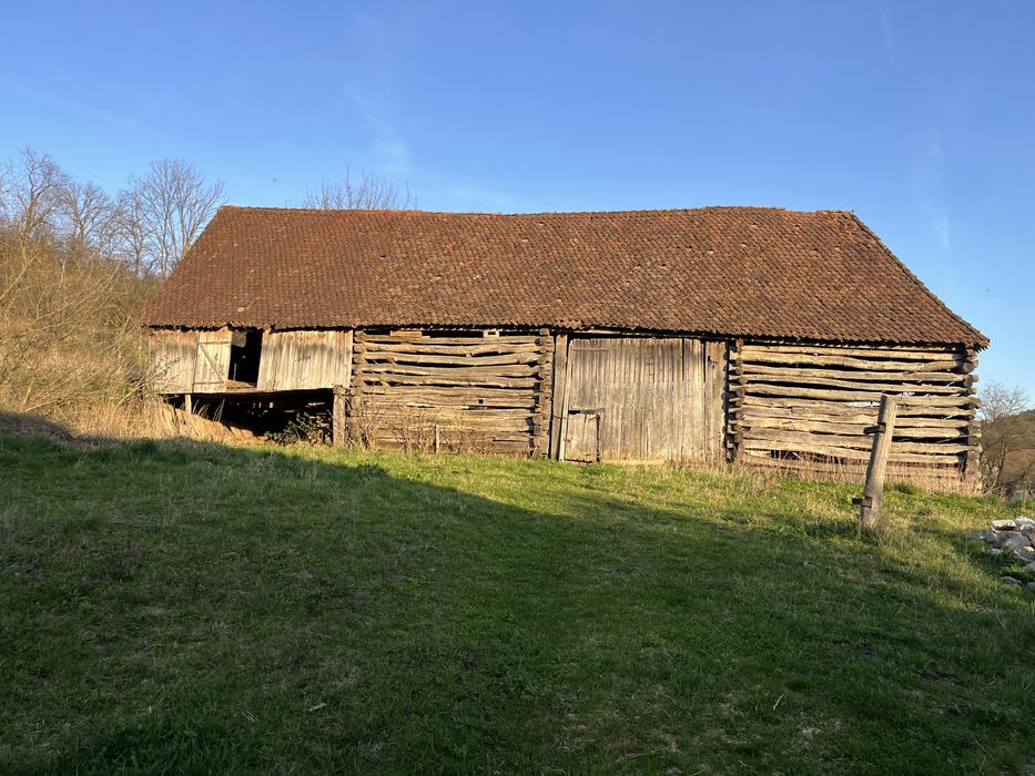 Casa sasesca de vanzare 60 km de Brasov si 20 km de Viscri  4700 mp