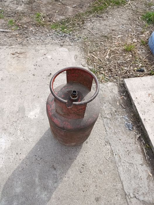 Продам газовые баллоны .