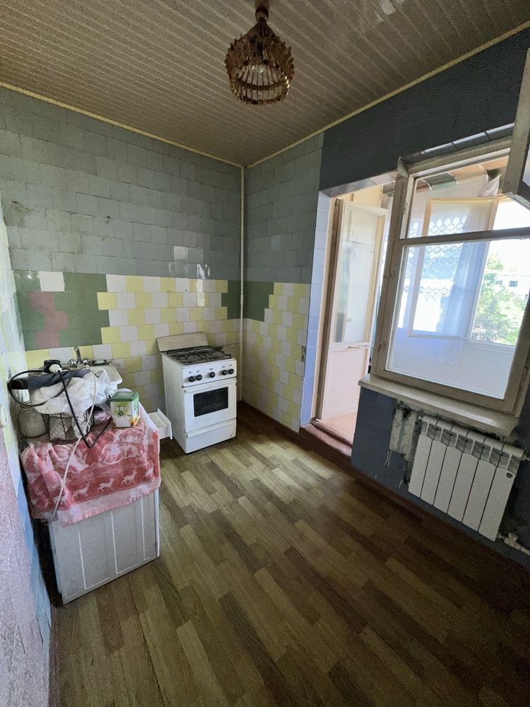 Продаётся 2х комнатная квартира на Карасу-1 с квадратным коридором