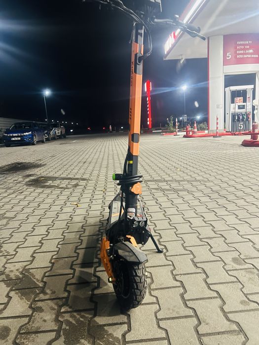 De vânzare Trotineta electrica KUKIRIN G3 Pro este ca si noua 75km