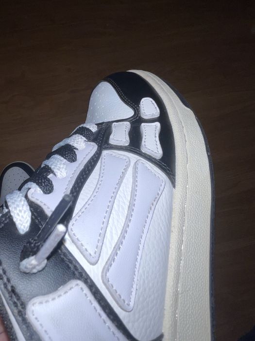 Vând amiri skeleton