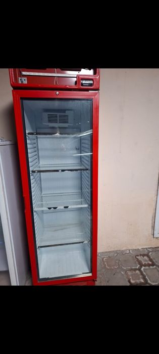 Витринный холодильник