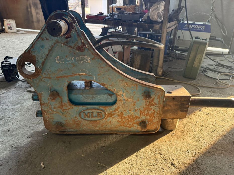 Гидромолот на экскаватор