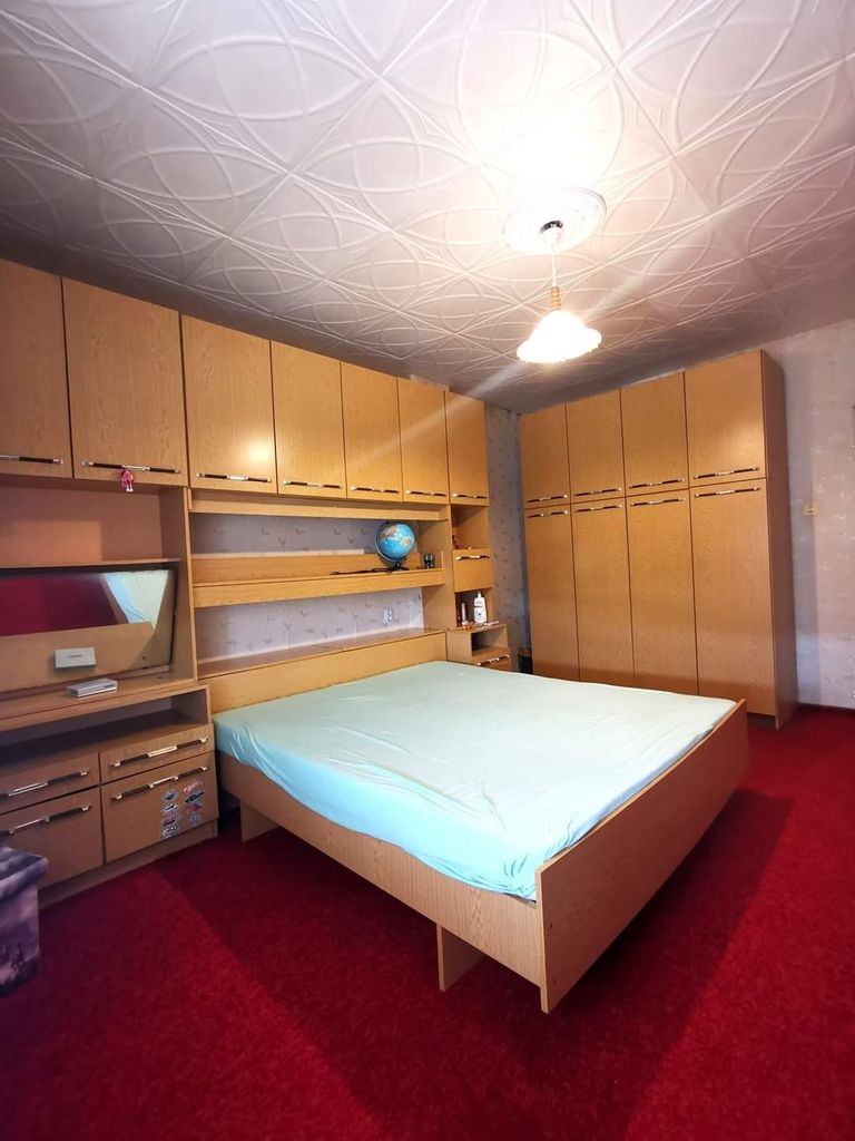 Продава се Четиристаен апартамент в Горна Оряховица - 130 кв.м за 770 €/кв.м - Снимка #1