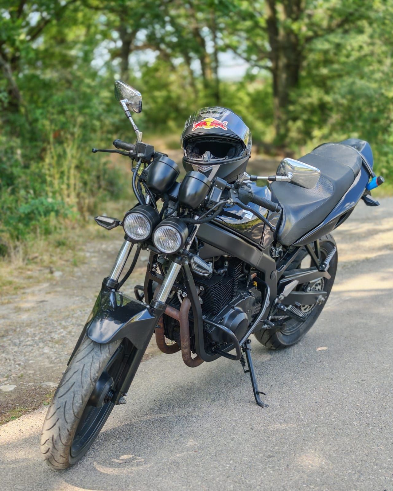 Vând motocicletă sau schimb cu auto