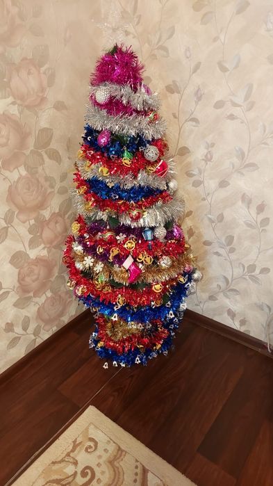 Продам ёлку искусственную  5000 тенге