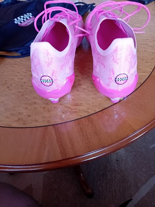 Продавам Футболни Обувки Puma