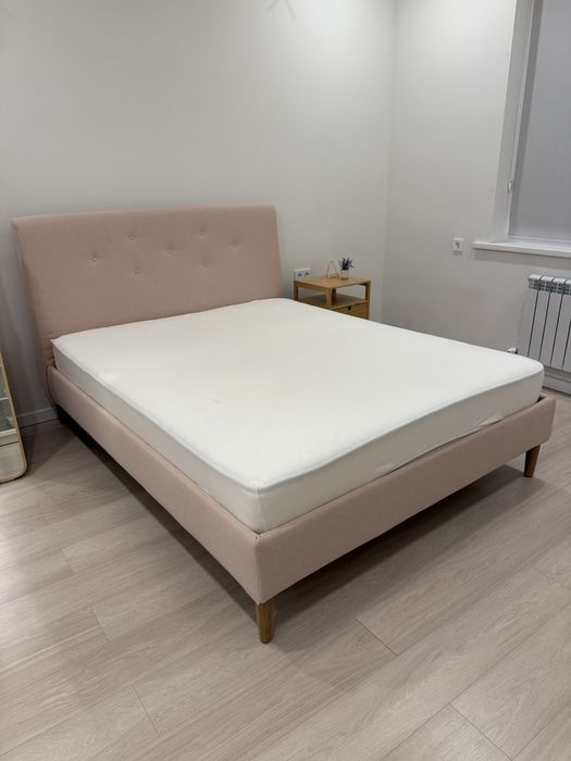 Кровать IKEA IDANÄS Gunnared pale pink 160x200 cm + беспластно матрас