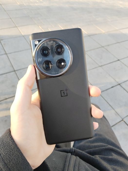 OnePlus 12 12/256gb 98%