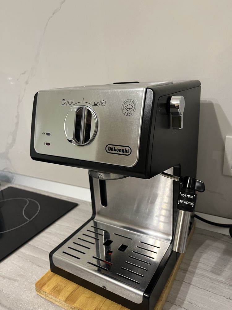 Кофемашина Delonghi ECP 33.21 серебристо-чёрная