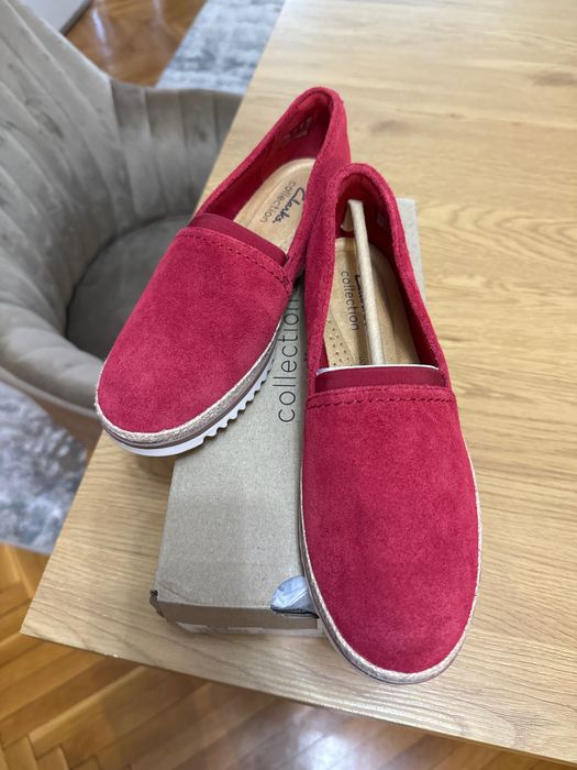 Продавам обувки Clarks