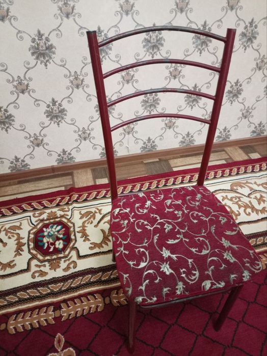 O'quv stoli va 2ta stuli