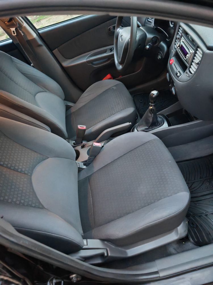 Kia Rio sedan 1.4 benzina