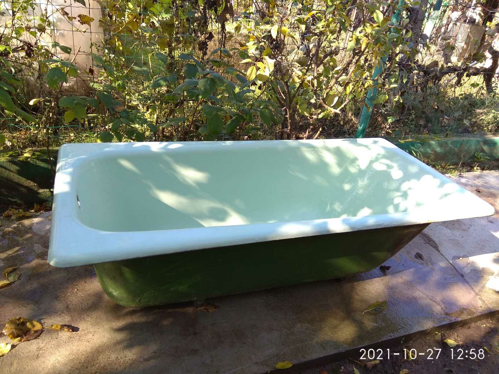 Чугунена вана - зелена