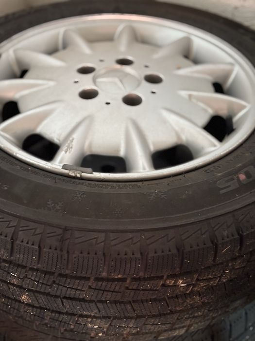 Шины с дисками на мерс в отличном состоянии