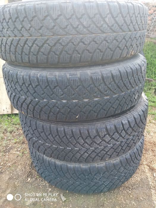 Продавам 14 цола гуми LASSA