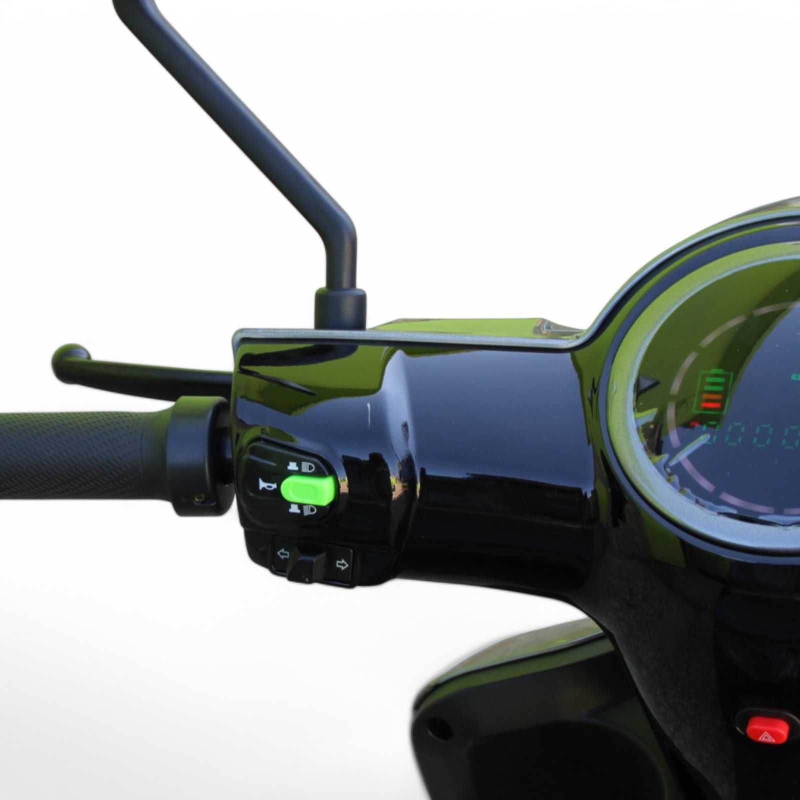 Електрическа триколка Maxmotors FM2 PRO 1800W - СИВА