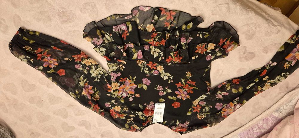 Продавам нова блуза "Mango"