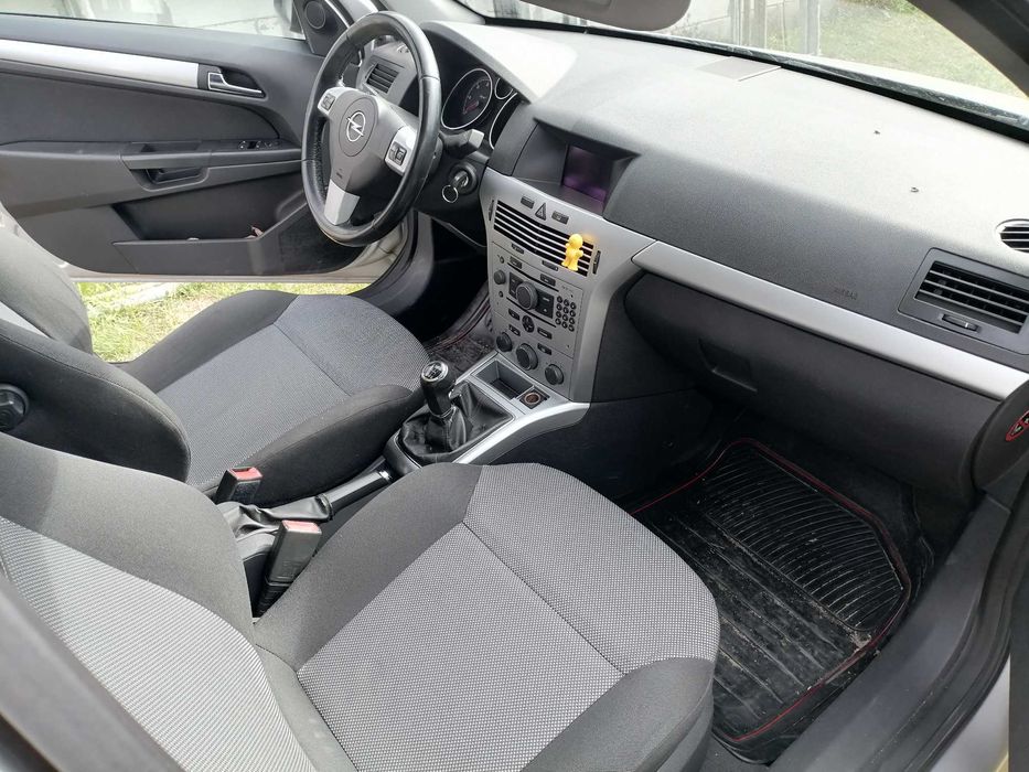 Opel  Astra h 1.7