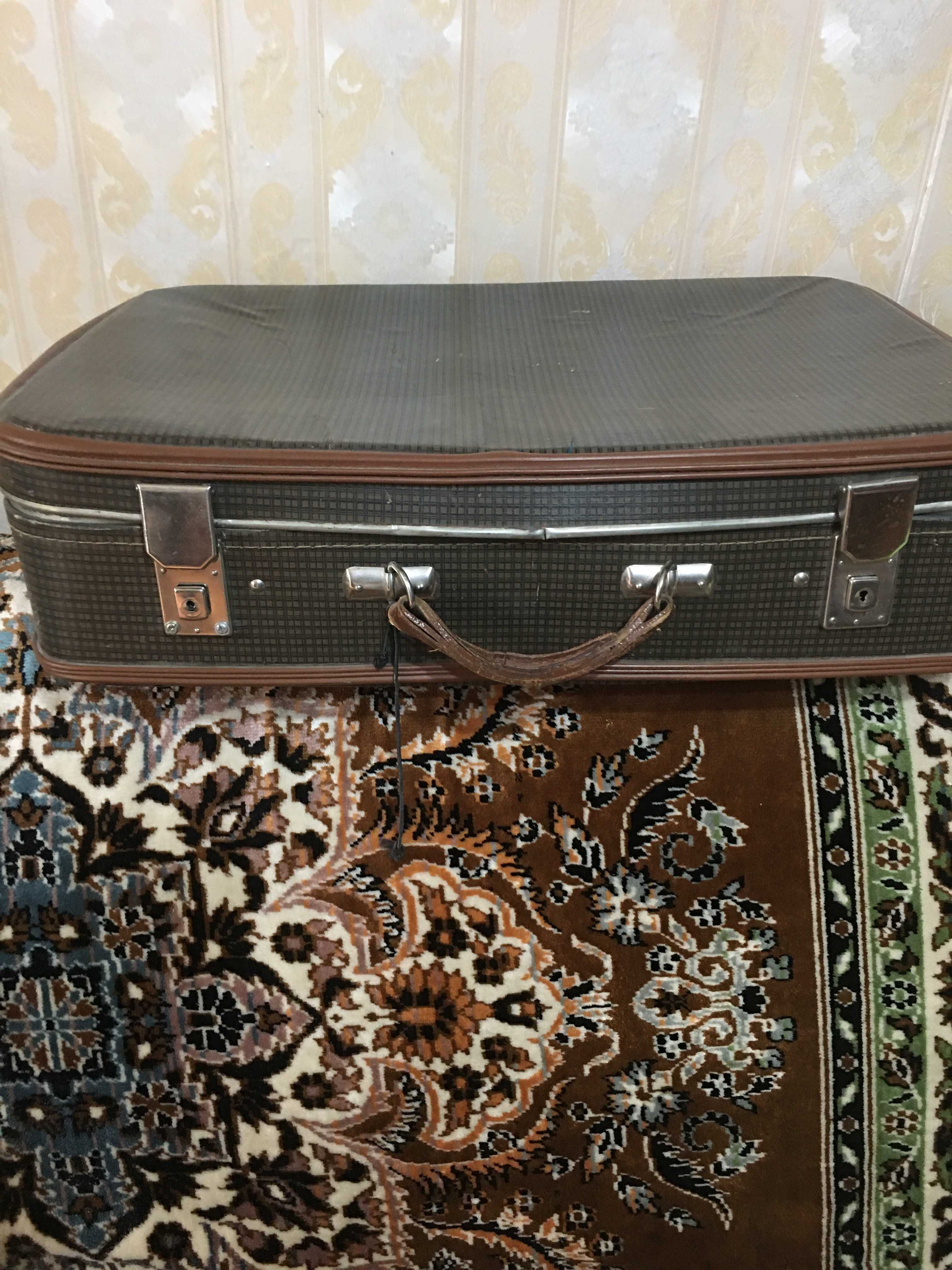 Ретро чемодан 50годы для фотосессии декора и тп