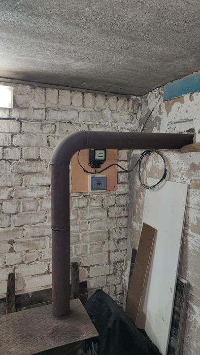 Продам чугунную буржуйку.