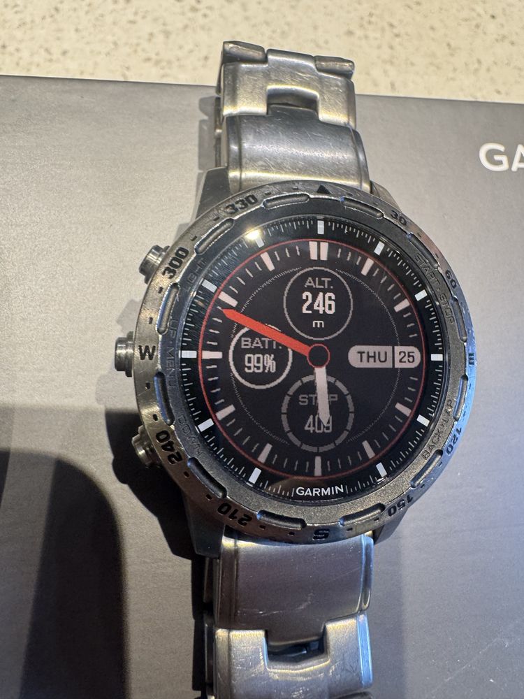 Garmin Marq Adventurer Expedition