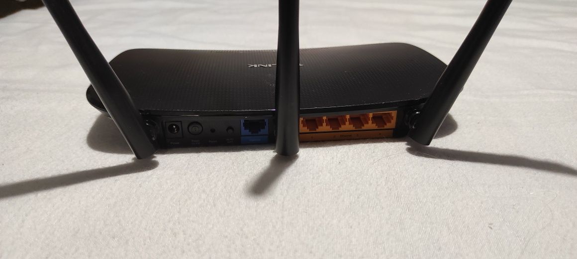 Безжичен рутер TP-LINK