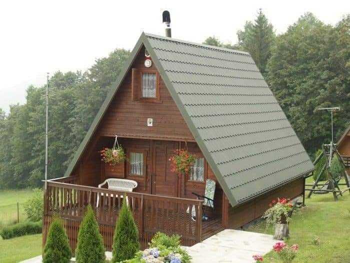 Cabana stil A Frame si casa din structura de lemn de vanzare