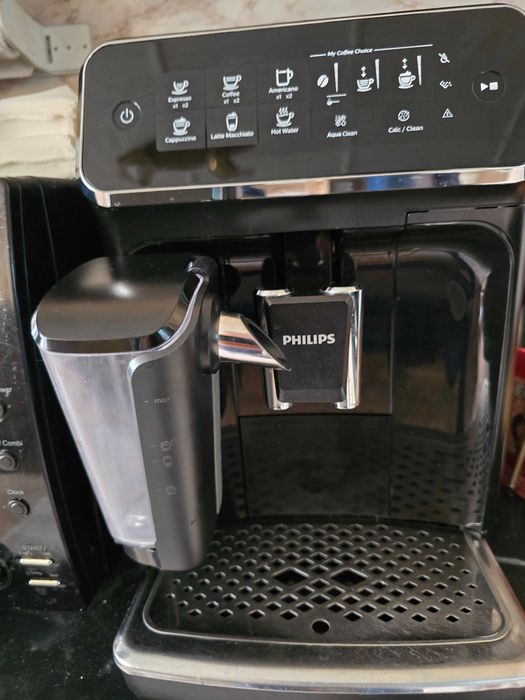 Кафеавтомат Philips EP3241/50