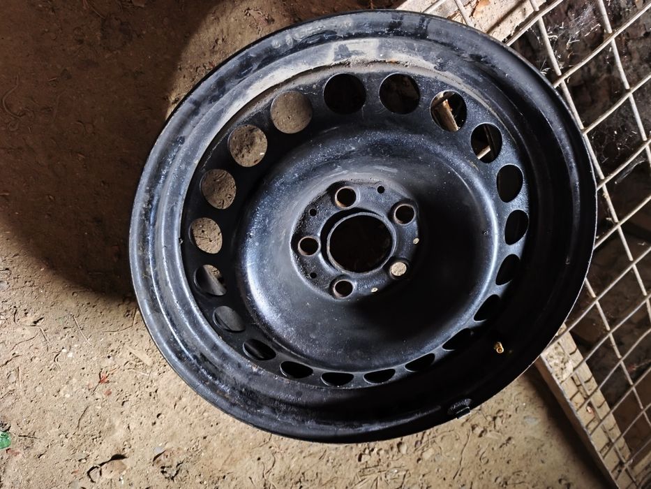 Vând jante tabla R16 prinderea 5*112