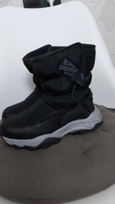 Продам зимние сапожки р.35(маломерят)