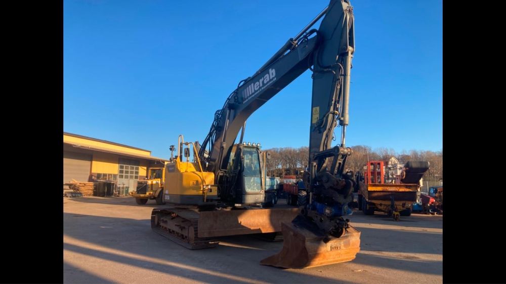 Excvator volvo ecr 235 cu sistem gps si rototilt