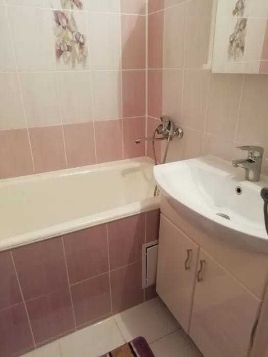 Продам 2к кв с большой кухней 1986 г.п.  с ремонтом АХТАМАР!!!