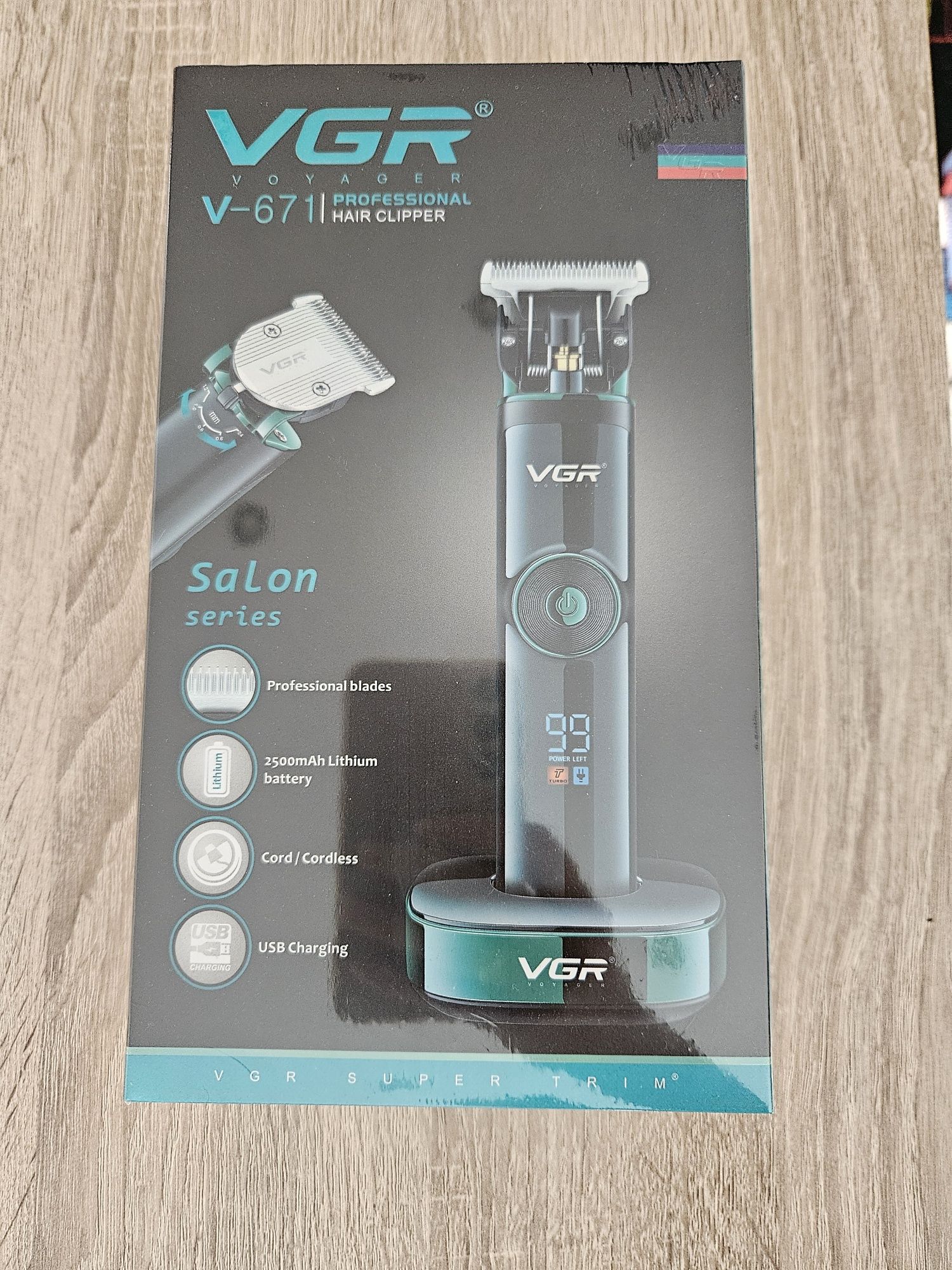 Професионална акумулаторна машинка за подстригване VGR V-256 с LCD дис