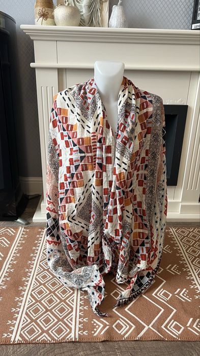 Винтидж шал от тъка̀на материя