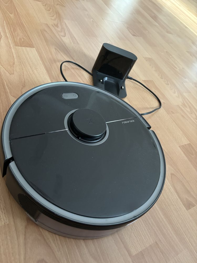 Roborock S5 max черного цвета